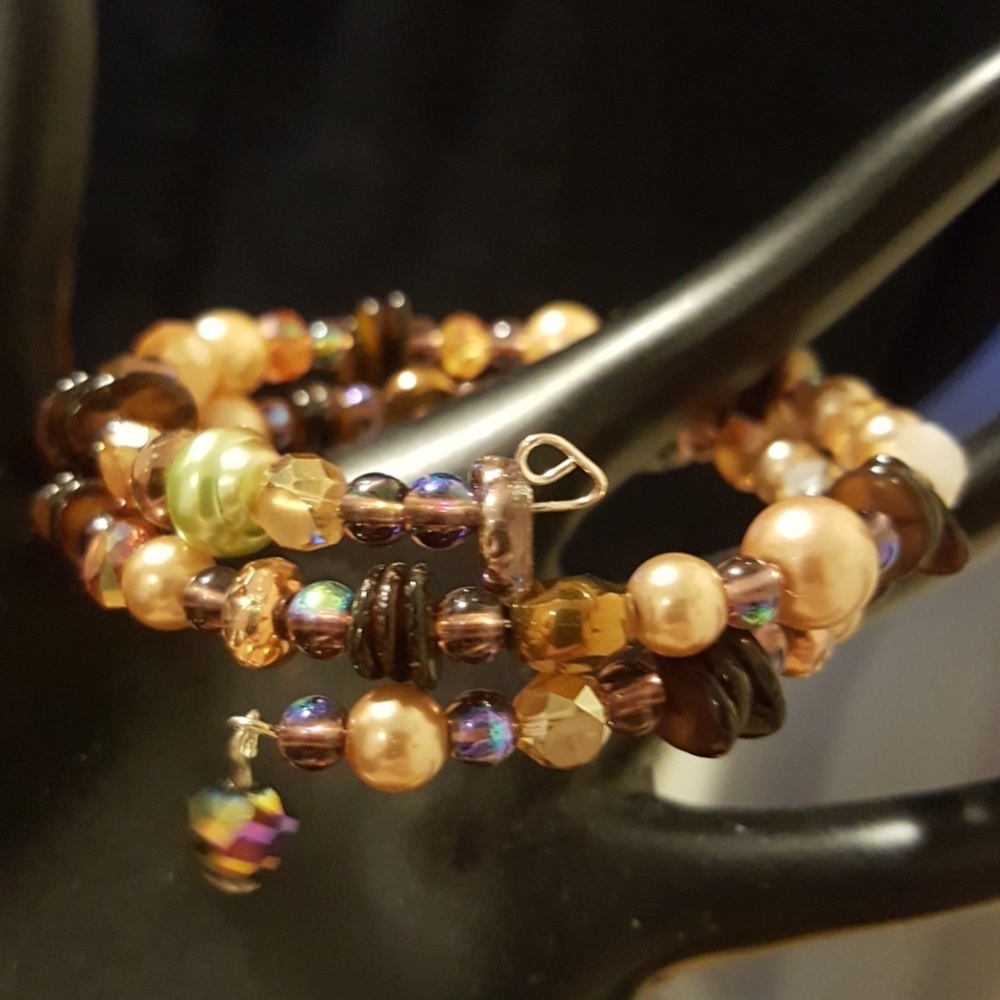 2x Round Wire Memory Bracelet.